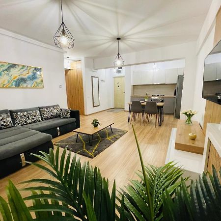 Royal Moonlight Apartment 마마이아 외부 사진