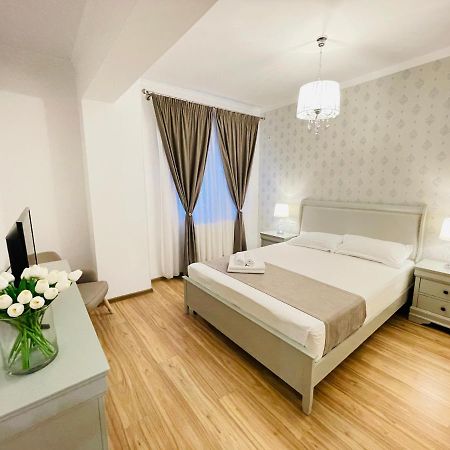 Royal Moonlight Apartment 마마이아 외부 사진