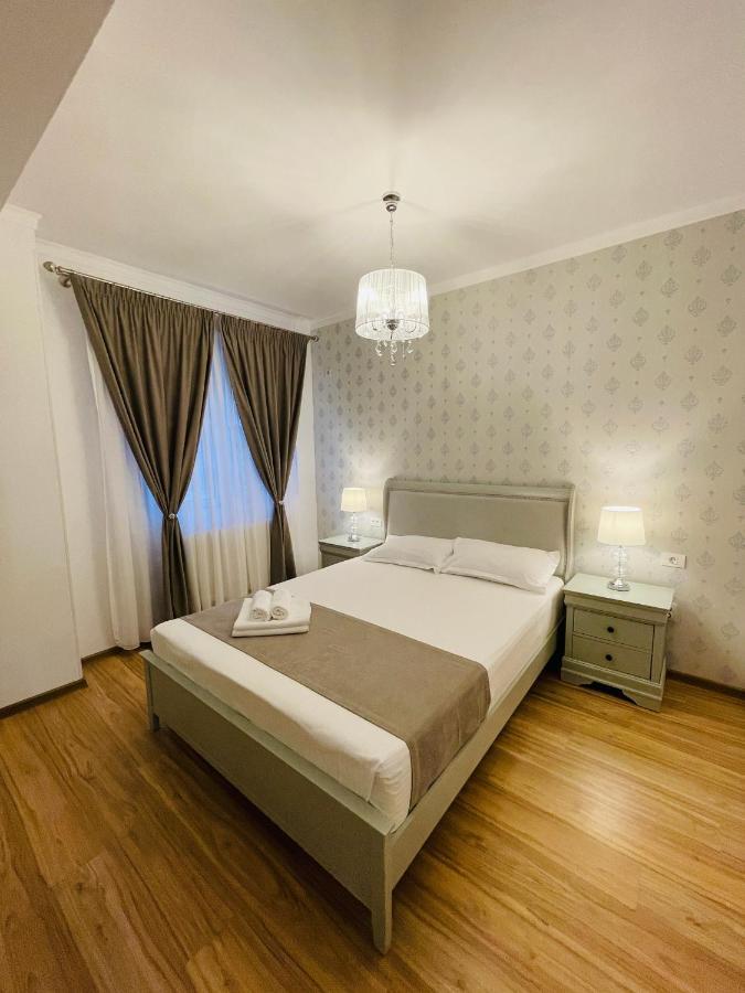 Royal Moonlight Apartment 마마이아 외부 사진