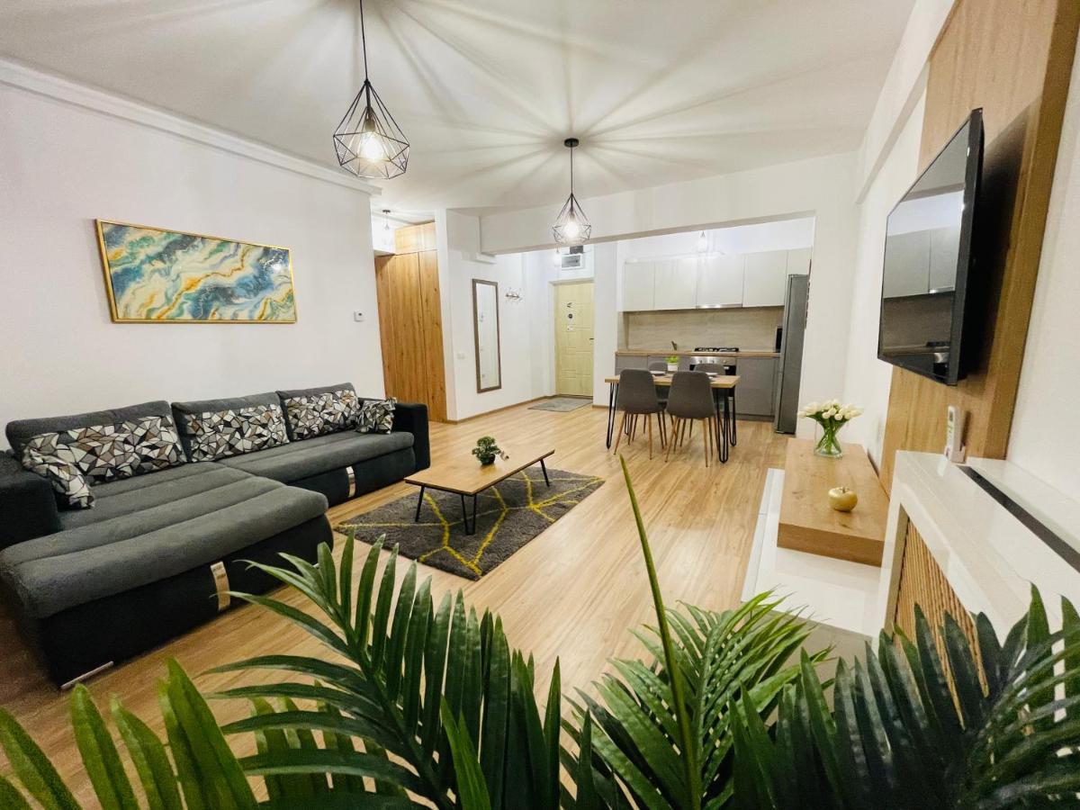 Royal Moonlight Apartment 마마이아 외부 사진