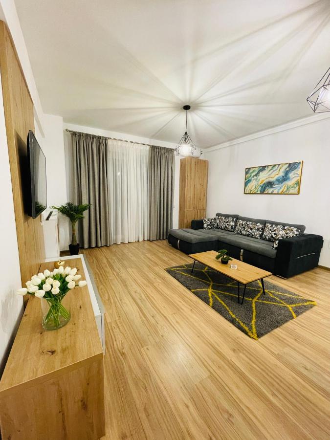 Royal Moonlight Apartment 마마이아 외부 사진