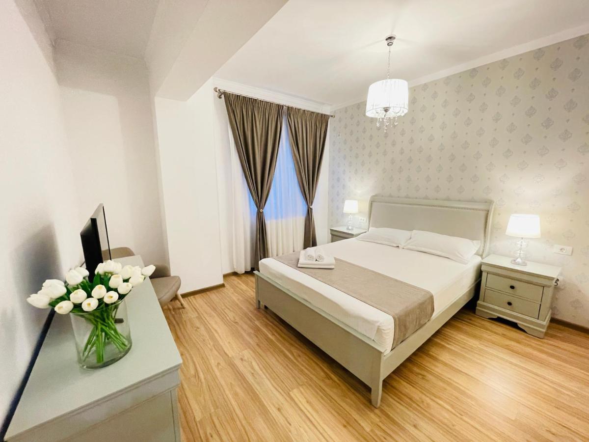 Royal Moonlight Apartment 마마이아 외부 사진
