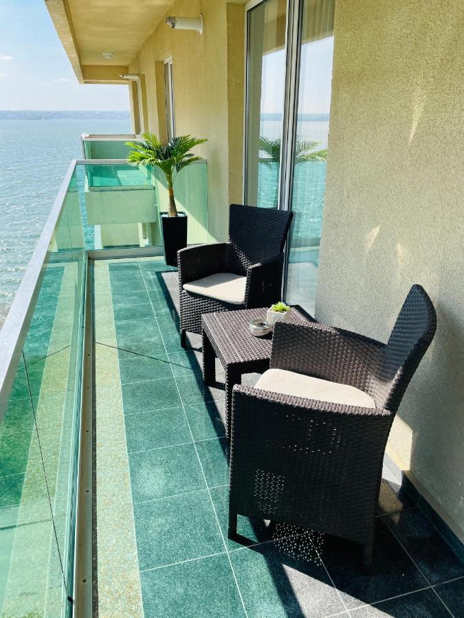 Royal Moonlight Apartment 마마이아 외부 사진